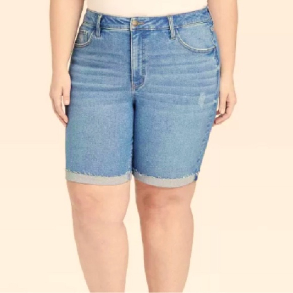 Ava & Viv Distressed Cuffed Denim Plus‎ Size 26W 040